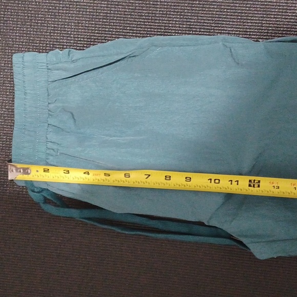 NEW IN jogger pants w/ drawstring & pockets. Parachute feel. Medium. NWT - Picture 11 of 16